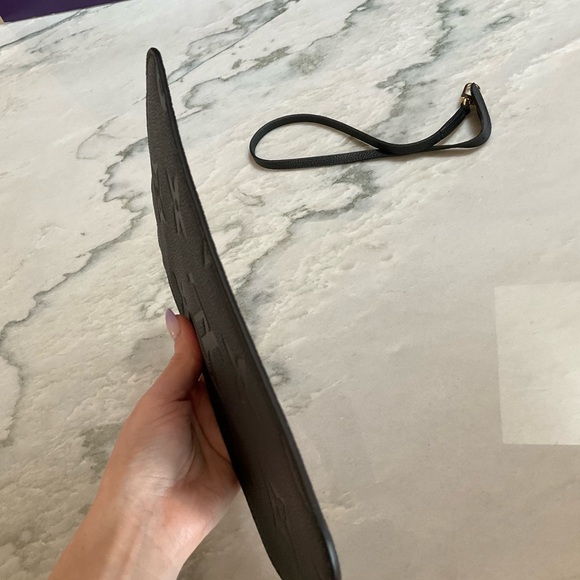 Sold New Louis Vuitton Empreinte Noir Neverfull Pouchette - Picture 5 of 12